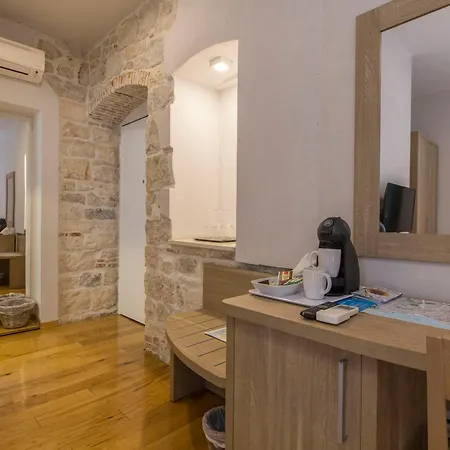 Tifani Luxury