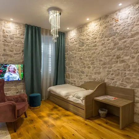 Tifani Luxury 4* Σπλιτ