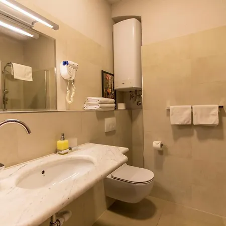 Tifani Luxury Πανσιόν Σπλιτ